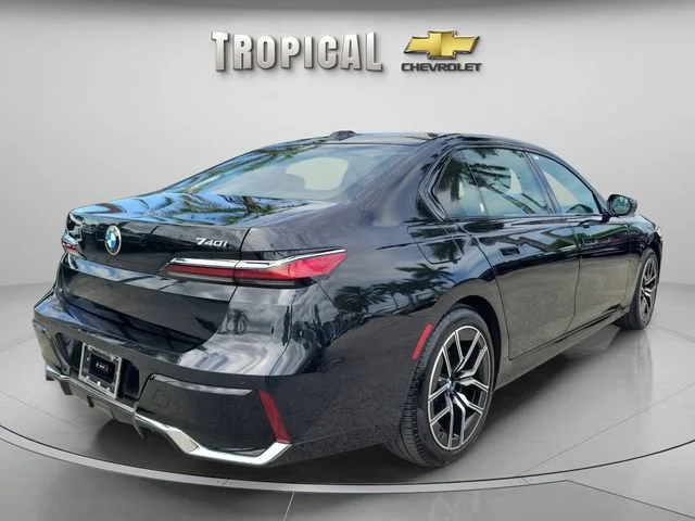 Used 2025 Black BMW 740i image 5