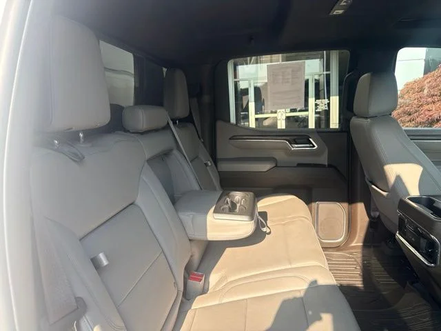 Used 2023 White GMC SLT image 28