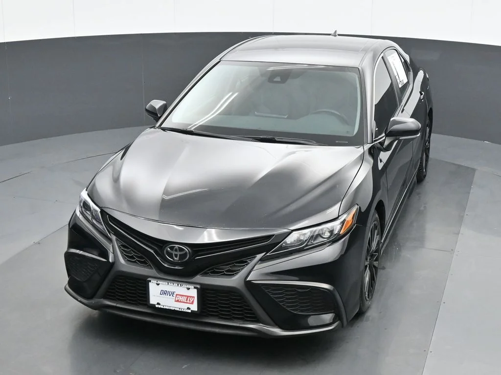 Used 2022 Black Toyota SE Nightshade image 16