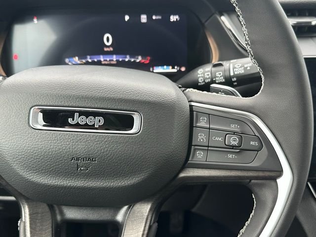 New 2026 Diamond Black Crystal Pearl-Coat Exterior Paint Jeep Altitude image 21