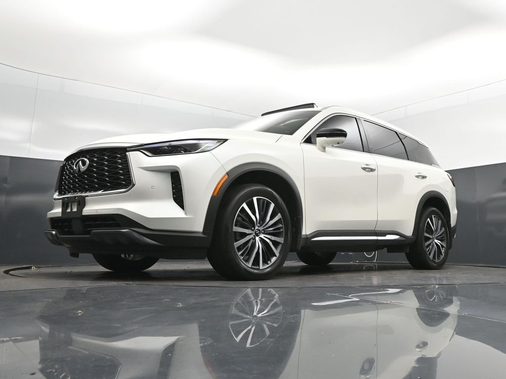 Certified Used 2023 White INFINITI Sensory image 40