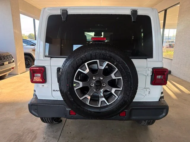New 2027 Bright White Clear-Coat Paint Jeep Sahara image 4