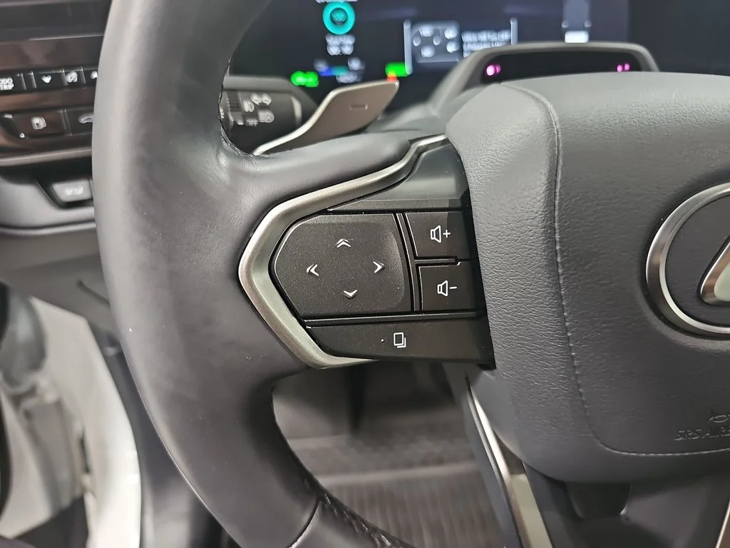 Certified Used 2024 Off-white Lexus 550h+ Luxury image 16