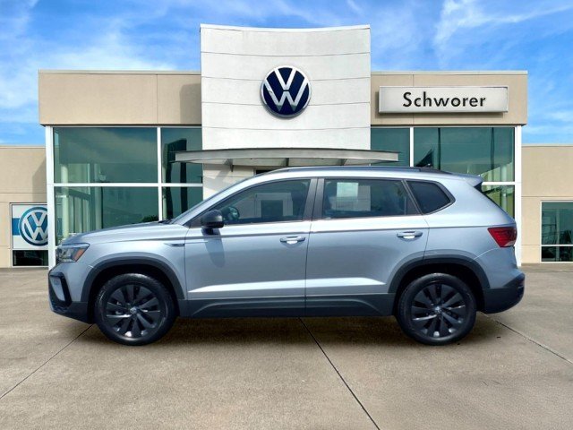 2022 Volkswagen Taos 1.5T S 4Motion's photo