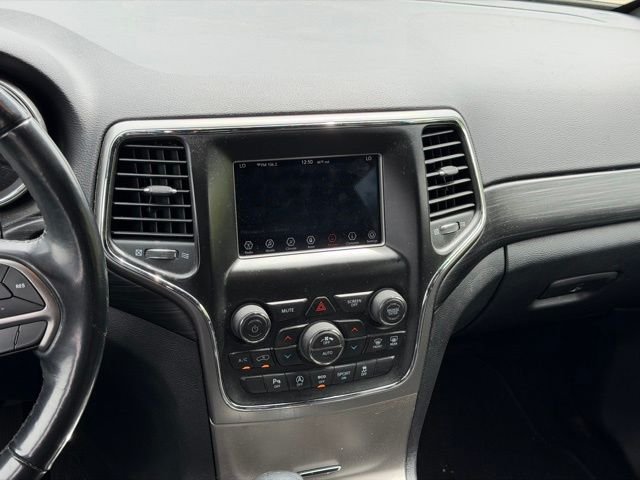 Used 2020 Silver Jeep Laredo E image 21