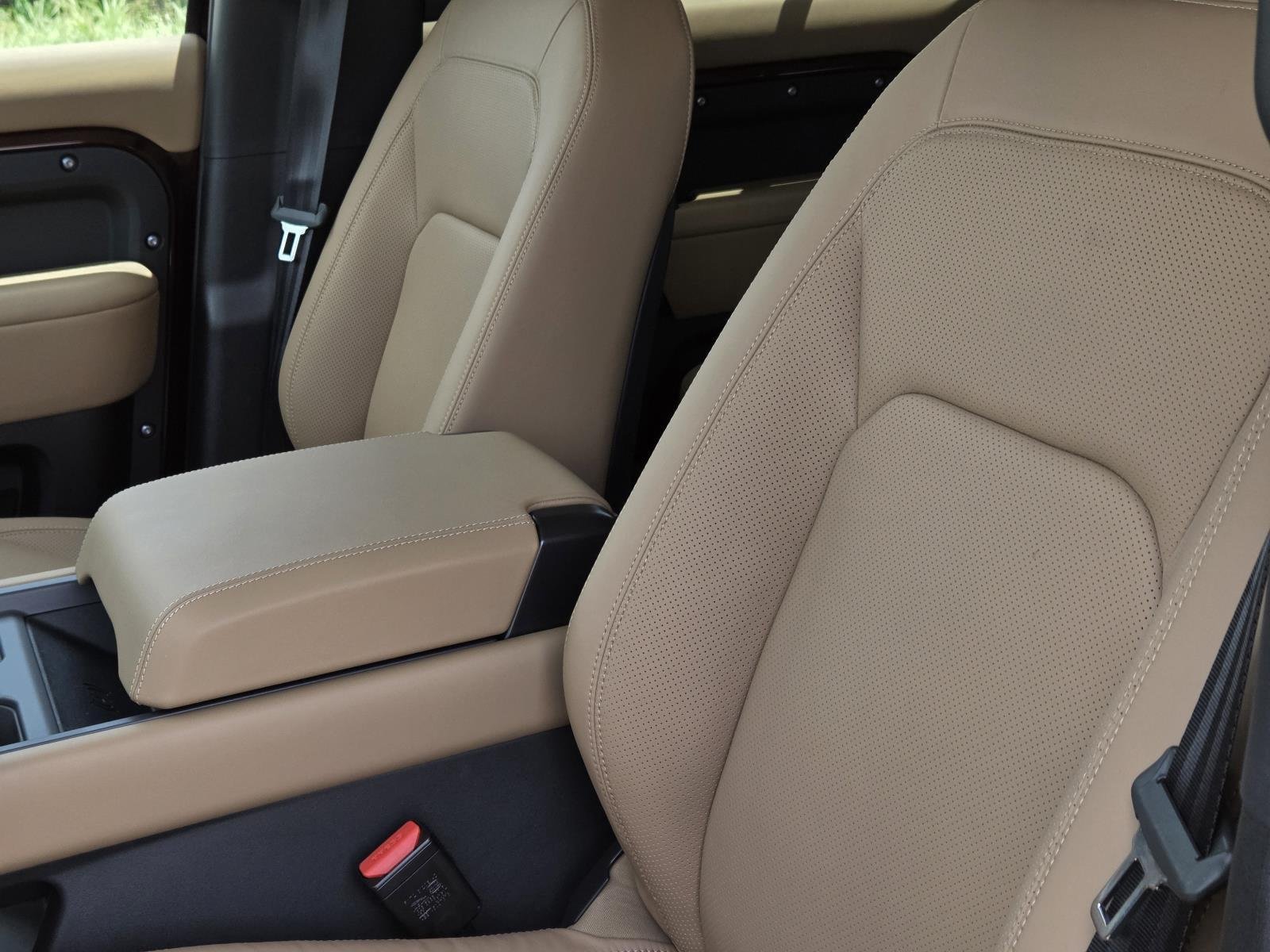 New 2026 Sedona Red Land Rover S image 34