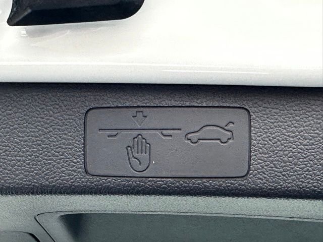 New 2026 Opal White Pearl Volkswagen 1.5T SE image 20