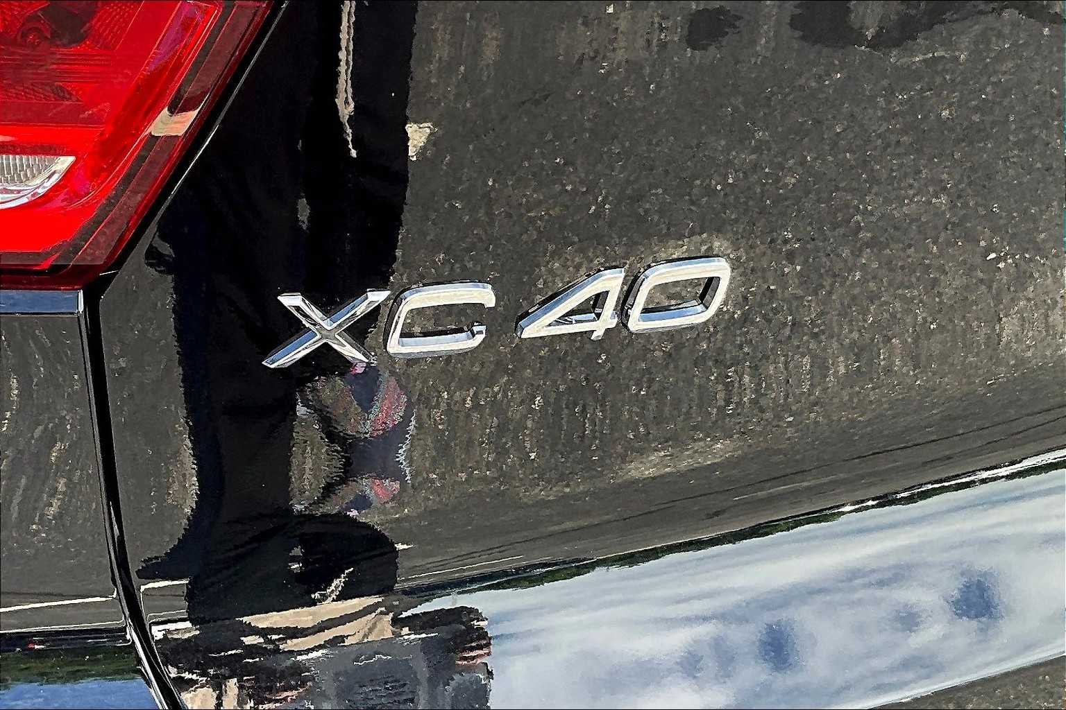 2026 Volvo XC40 Core - Photo 6