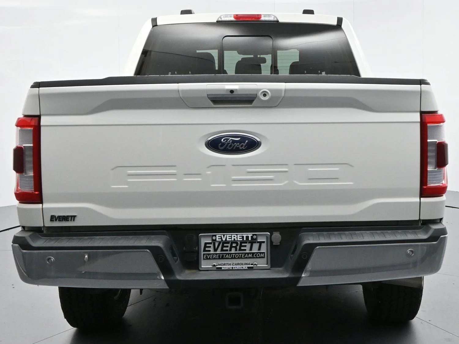 Used 2023  Ford LARIAT image 6
