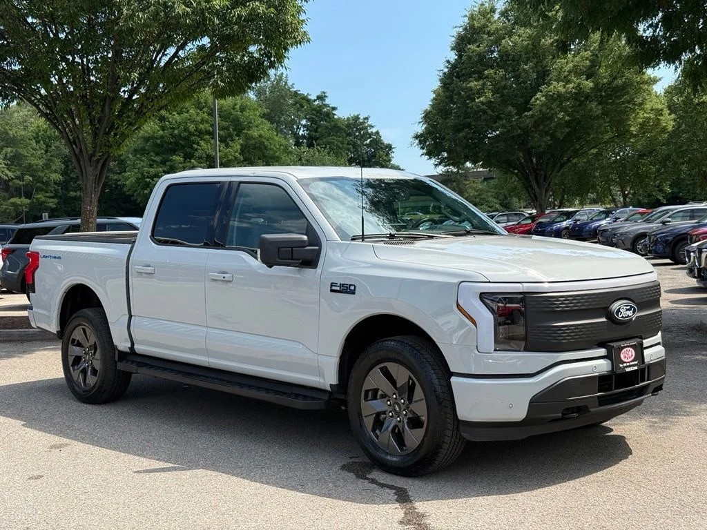 Used 2024 White Ford Flash image 1