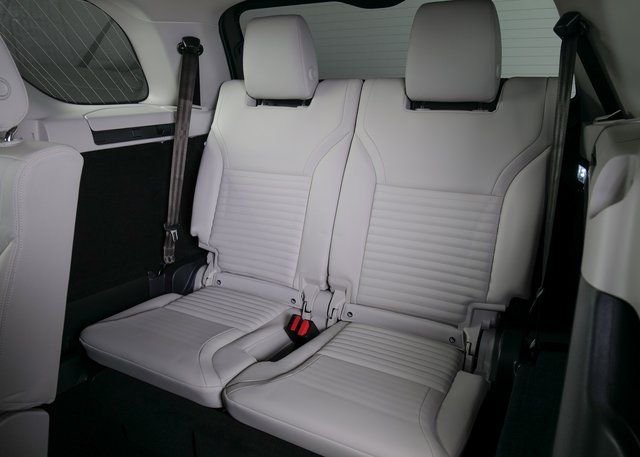 New 2026 Eiger Grey Land Rover Dynamic SE image 22