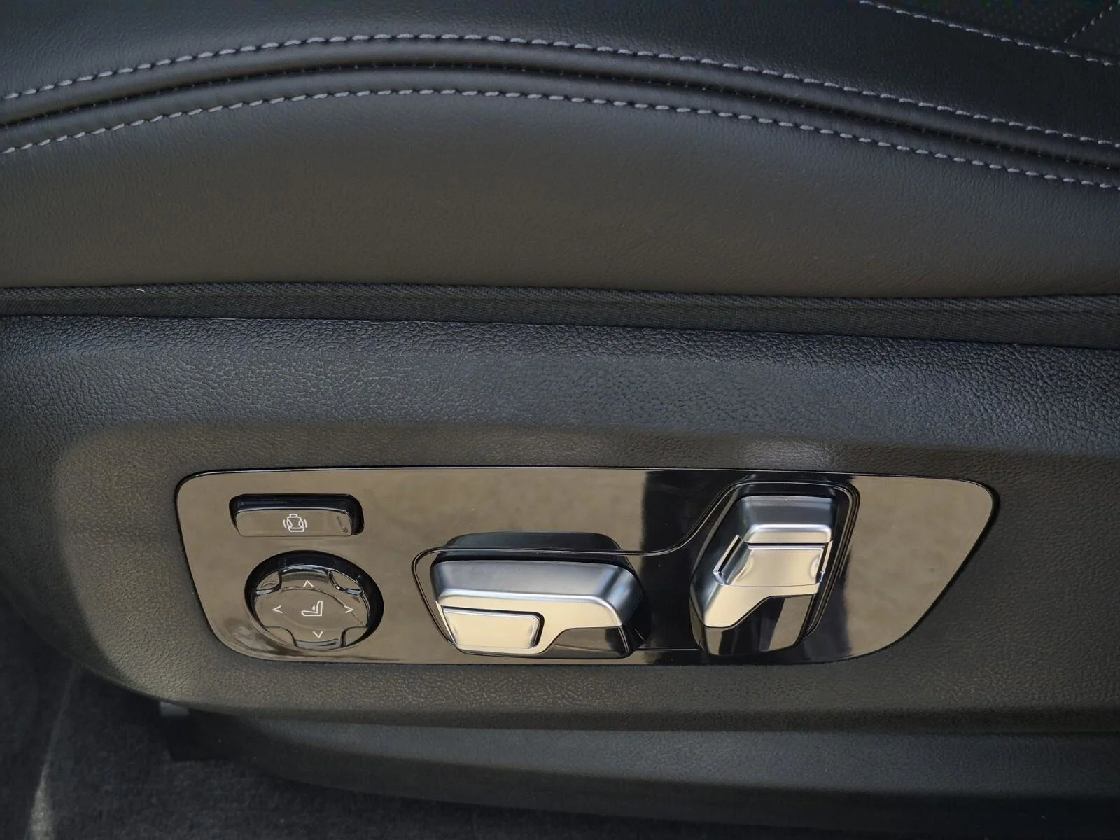 2026 BMW XM Base - Photo 29