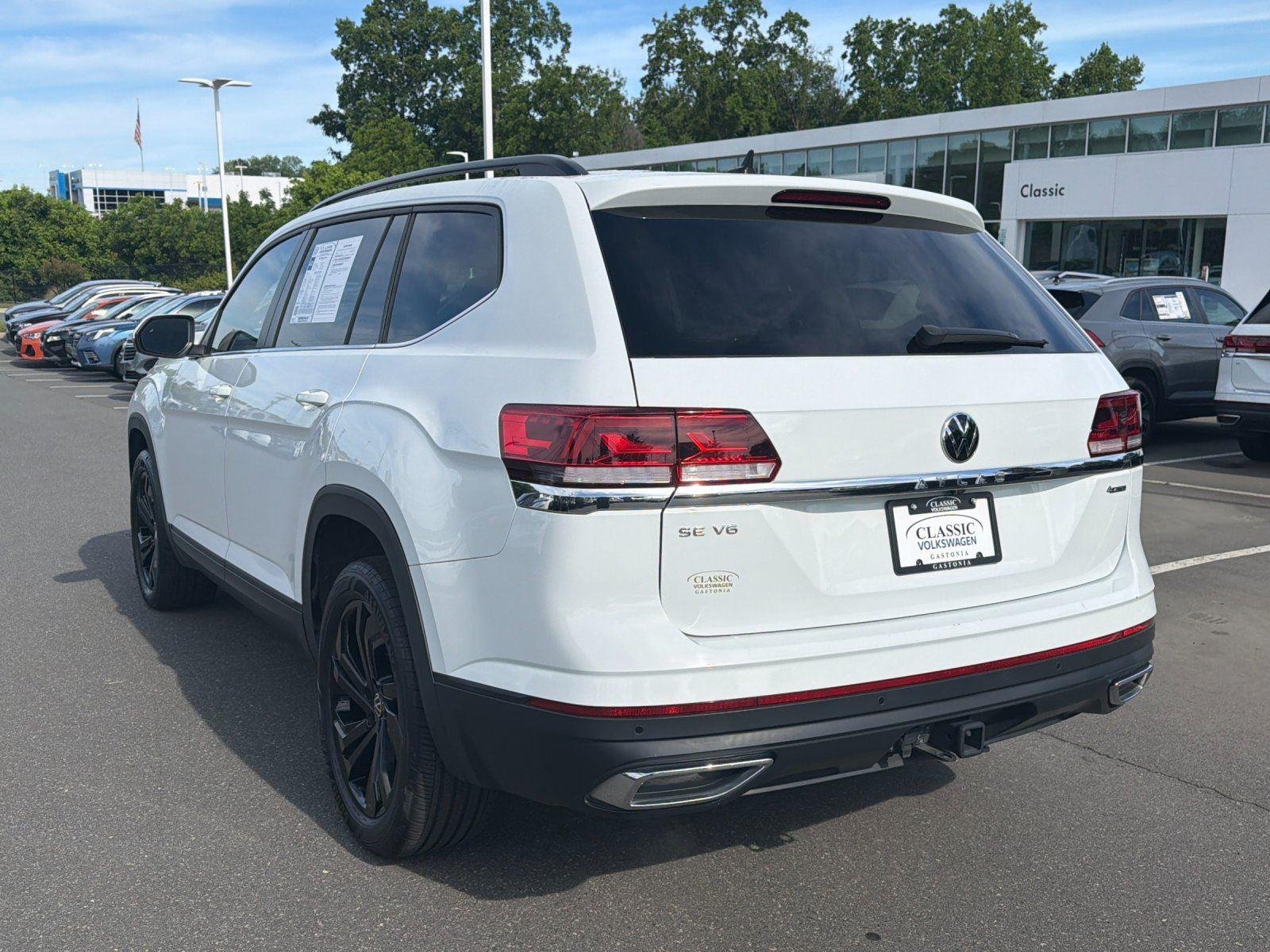 Used 2023 Pure White Volkswagen 3.6L V6 SE w/Technology image 3