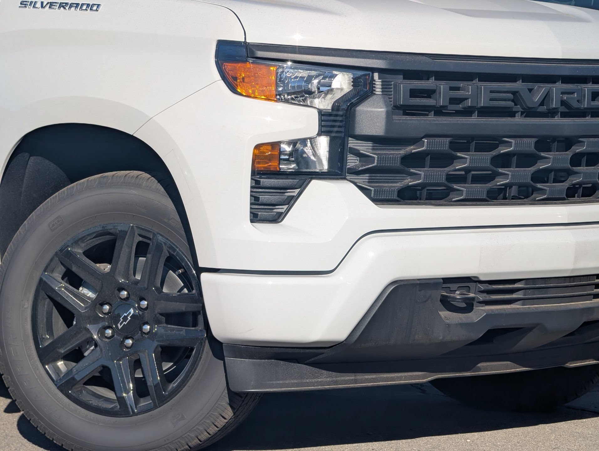 New 2026 Summit White Chevrolet Custom image 3