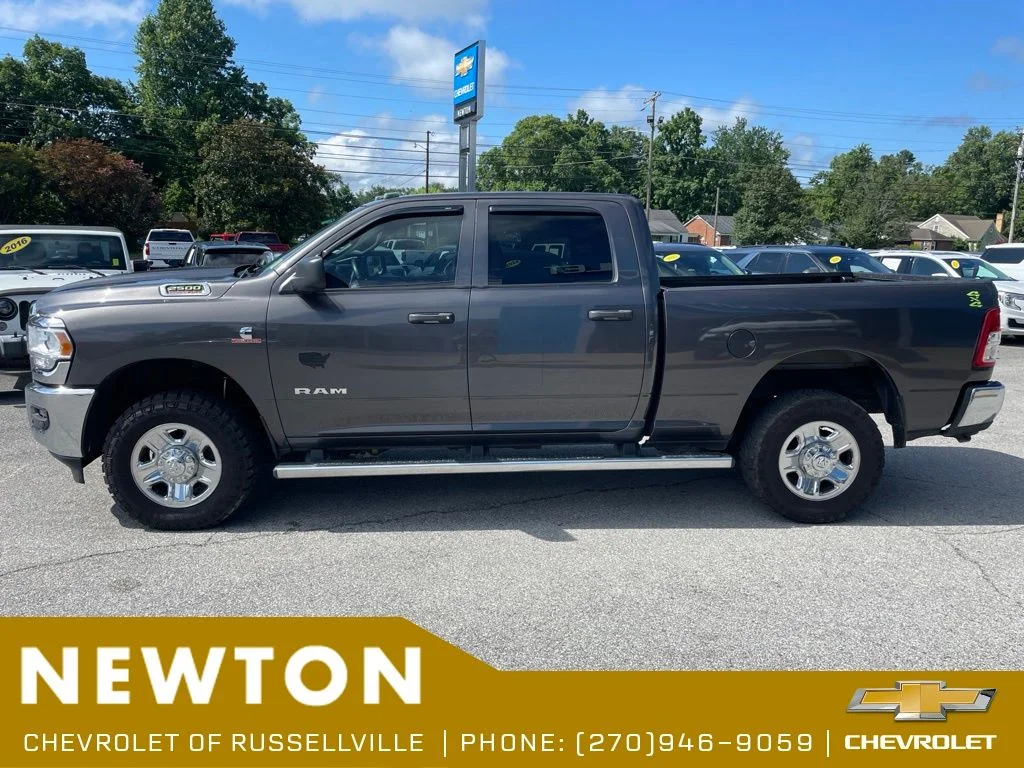 Used 2022 Crystal Metallic Ram Tradesman image 12