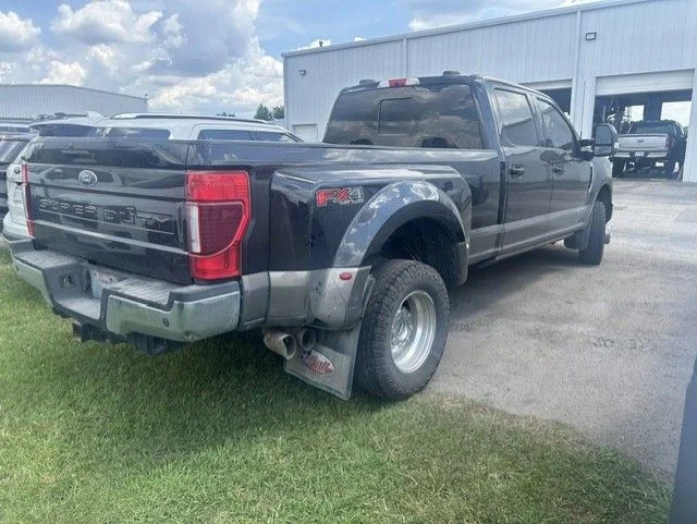 Used 2022  Ford Lariat image 3