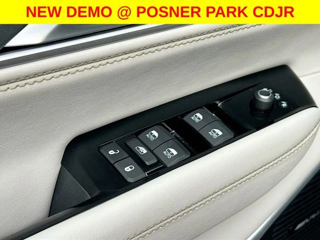 New 2026 Velvet Red Pearl-Coat Exterior Paint Jeep Grand Wagoneer image 18
