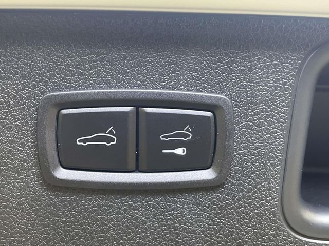 Used 2026 White Porsche  image 22