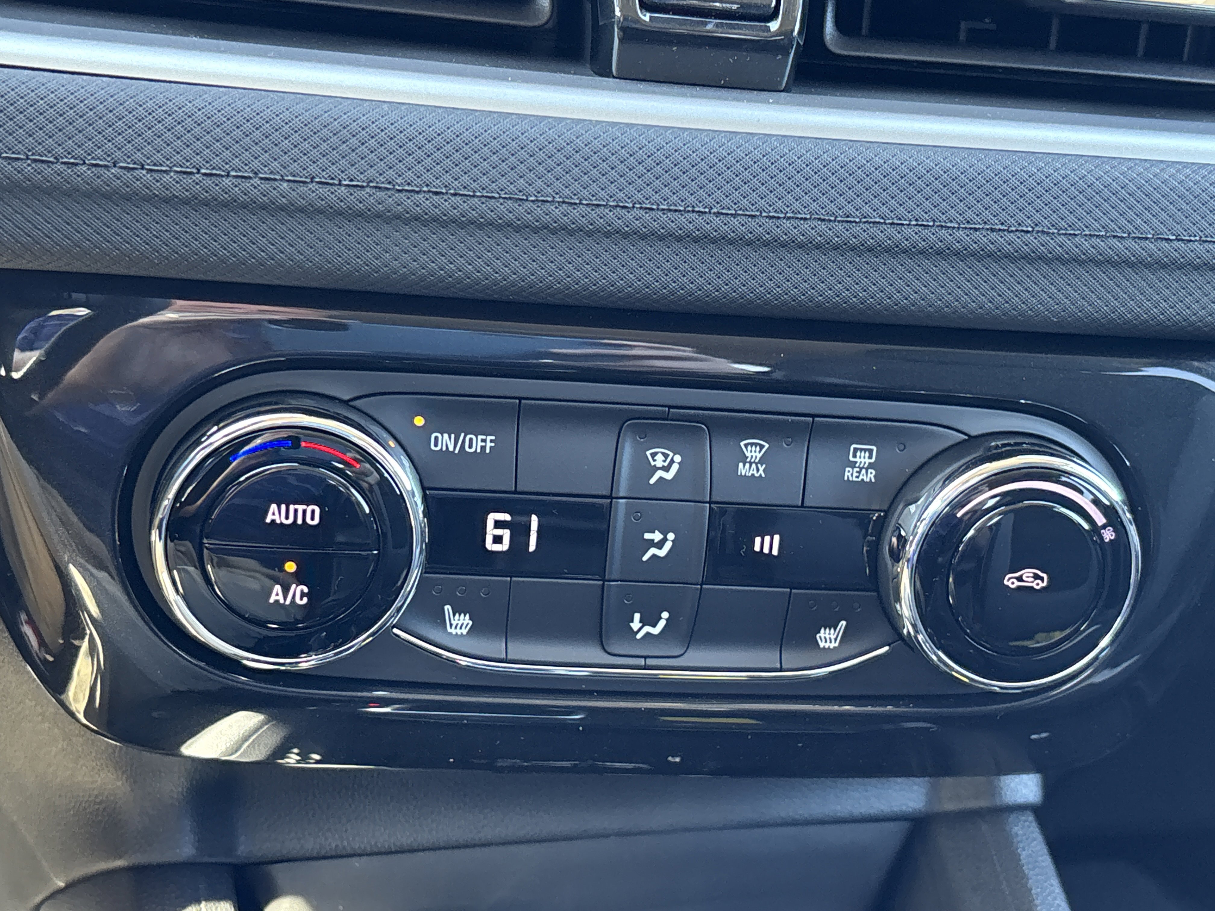 New 2026 Mosaic Black Metallic Chevrolet LT image 33