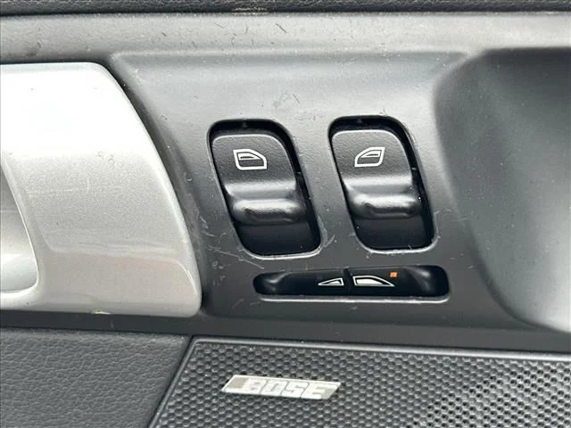 Used 2006  Porsche Carrera image 18