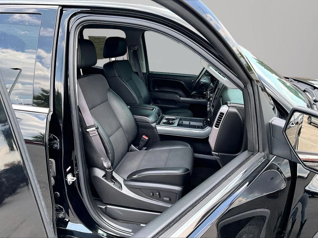 Used 2015 Black GMC SLE image 8
