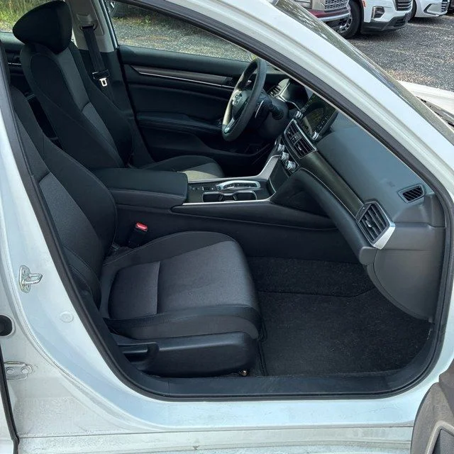 Used 2018 White Orchid Pearl Honda Base image 11