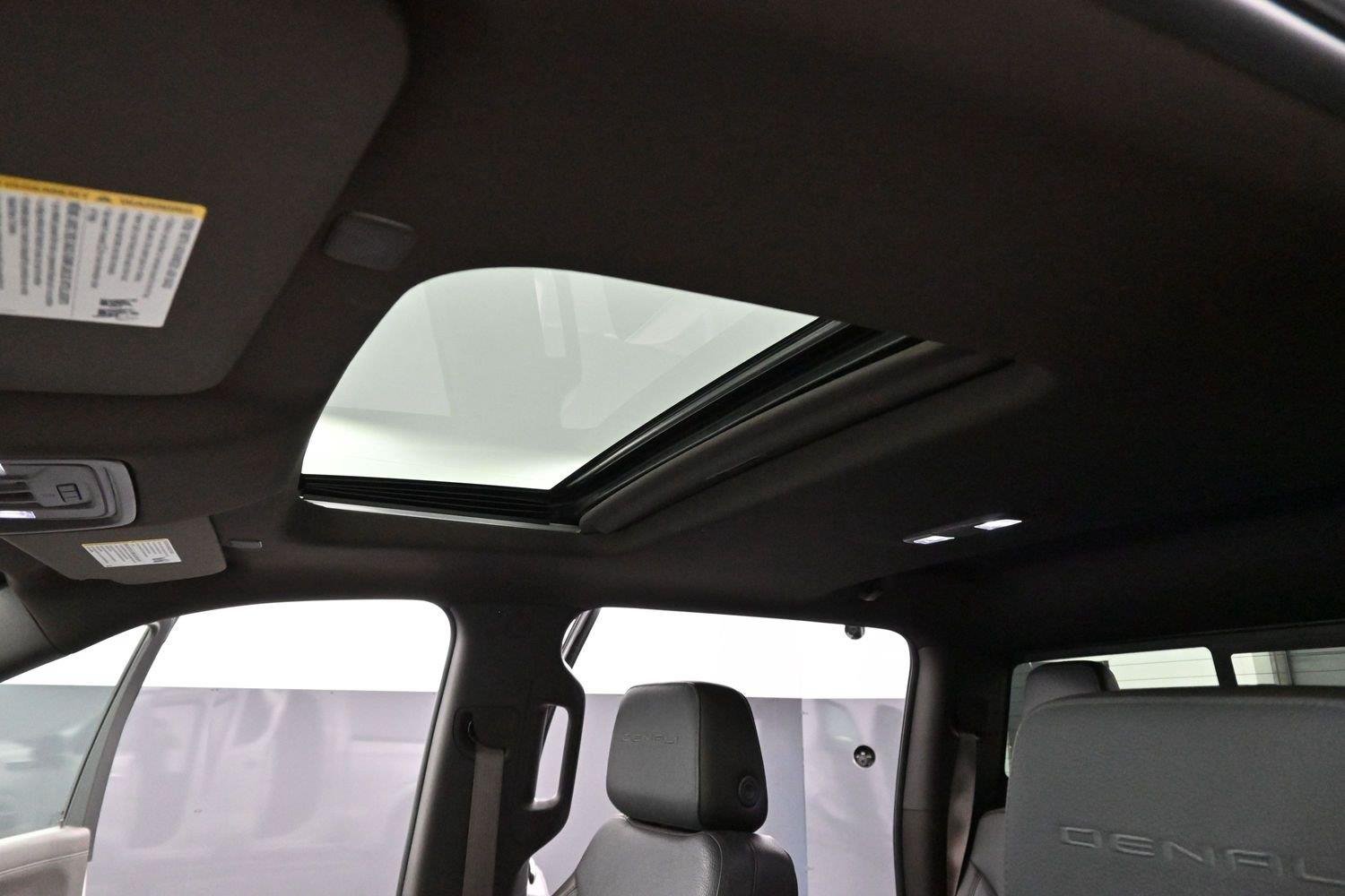 Used 2020 White Frost Tricoat GMC Denali image 29