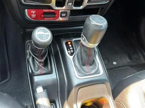 Used 2019 Black Jeep Unlimited Rubicon image 16
