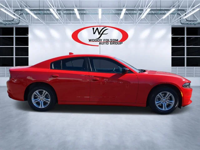 Used 2023 Red Dodge SXT image 2