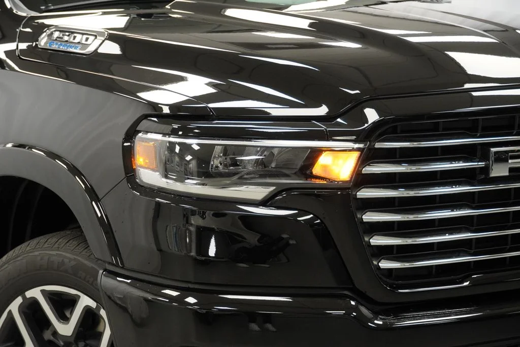 New 2027 Diamond Black Crystal Pearl-Coat Exterior Paint RAM Laramie image 5
