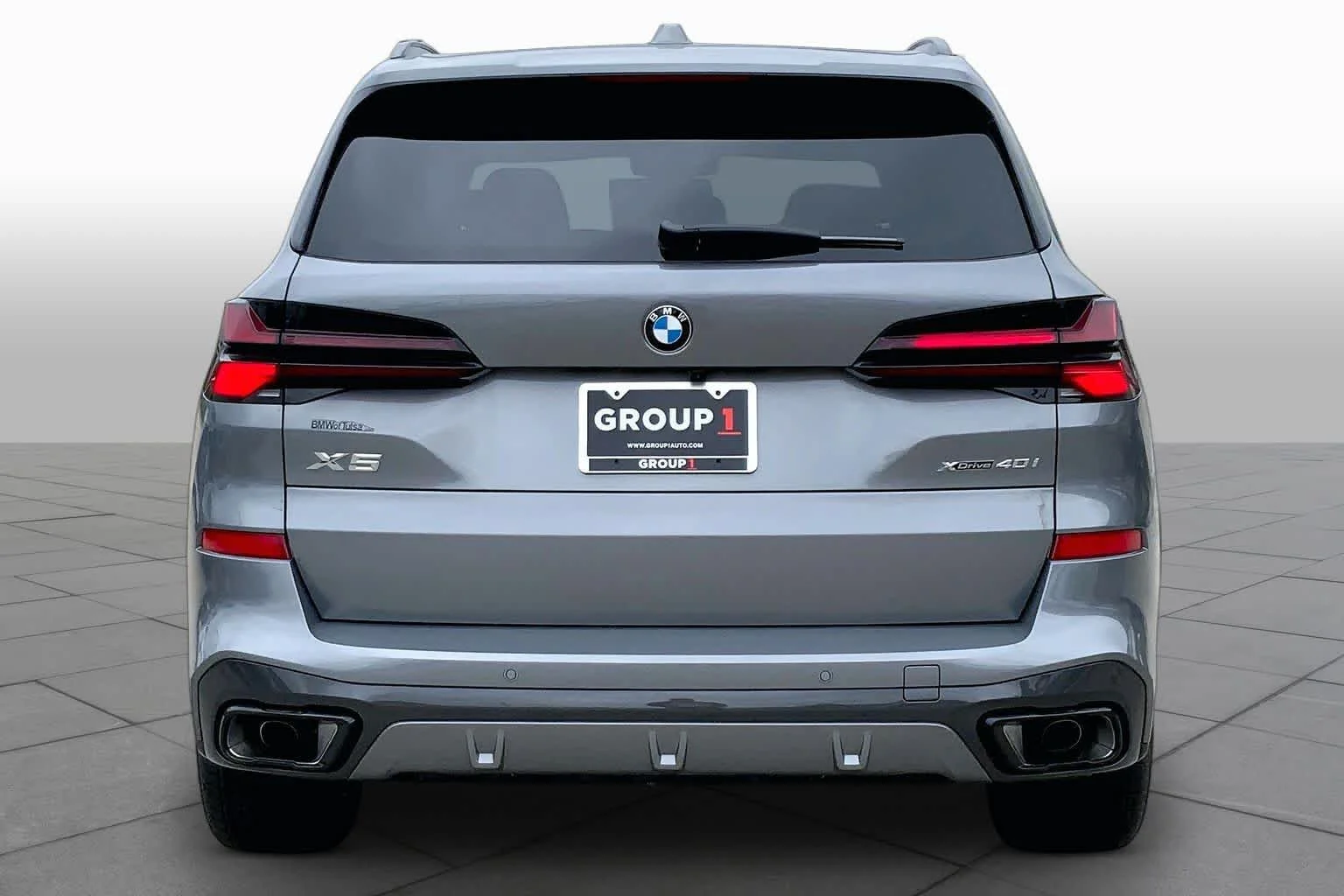 New 2026 Skyscraper Grey Metallic BMW xDrive40i image 4