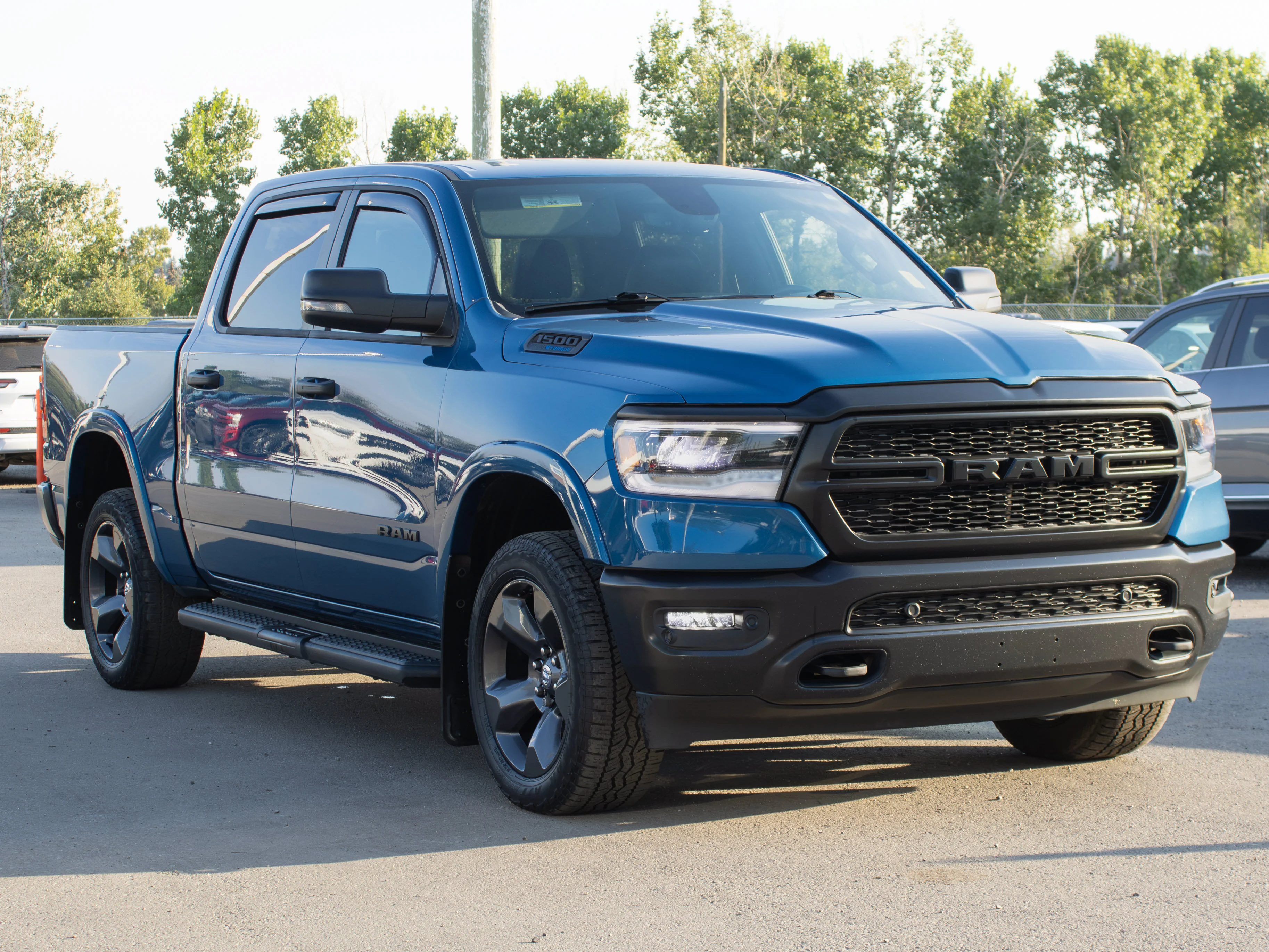 Used 2024 Blue RAM Big Horn* | 5.7L HEMI V8 | Heated Seats & Steering Wheel | 12 inches NAV Touchscreen image 8