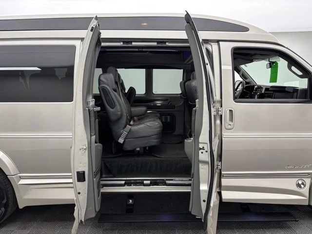 2022 Chevrolet Express Cargo Work Van - Photo 7