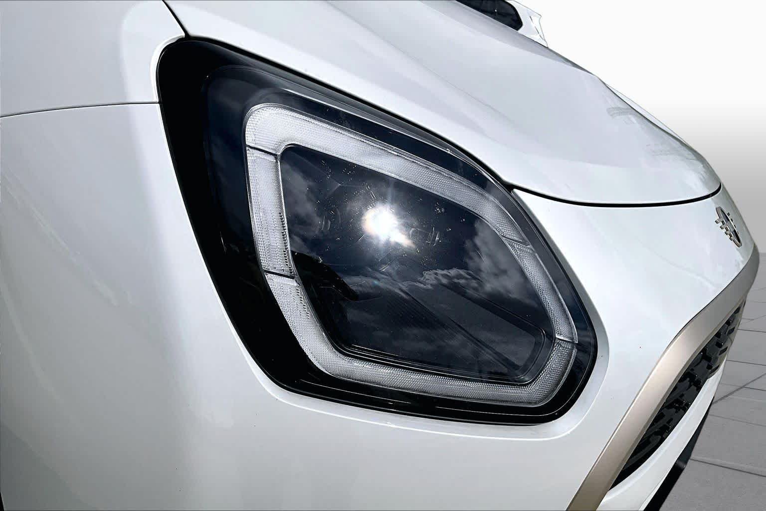 Used 2025 Nanuq White Metallic MINI S image 27