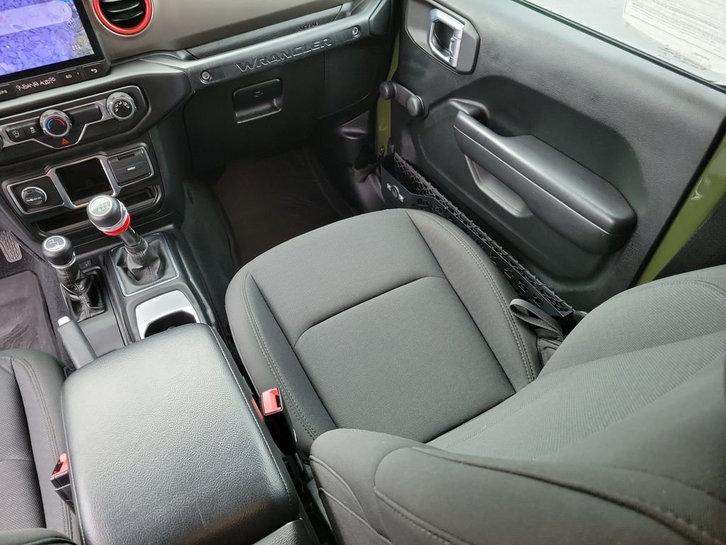 Used 2020 Green Jeep Sport image 15
