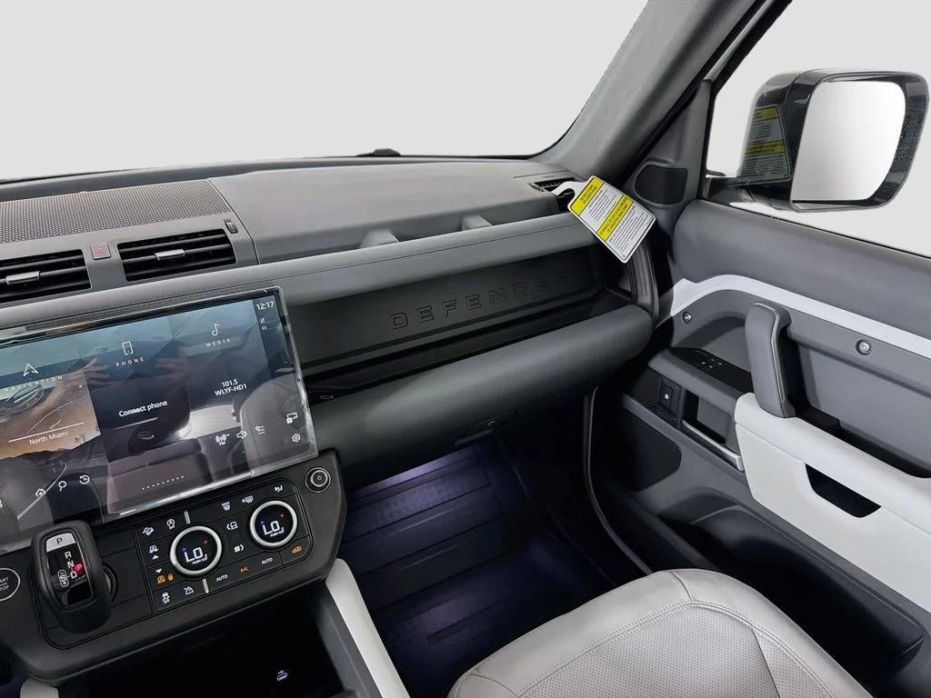 2026 Land Rover Defender X-Dynamic SE - Photo 25