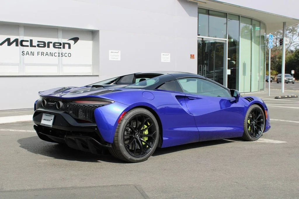 Certified Used 2025  McLaren Performance image 24
