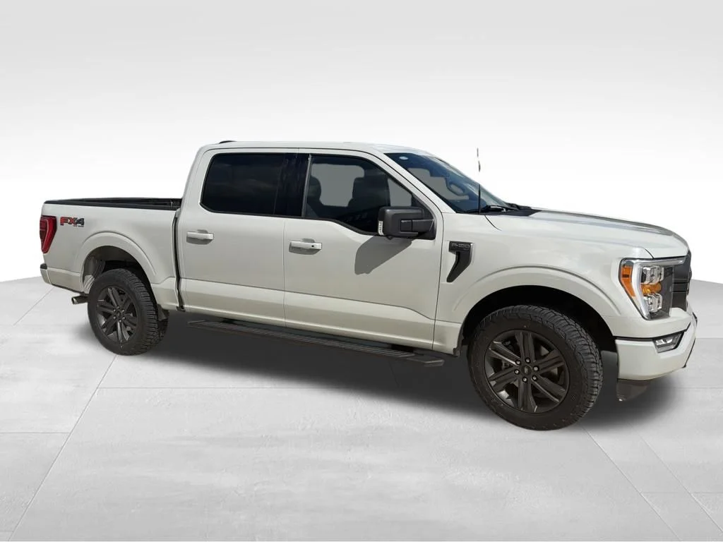 Used 2023 Avalanche Ford XLT image 14