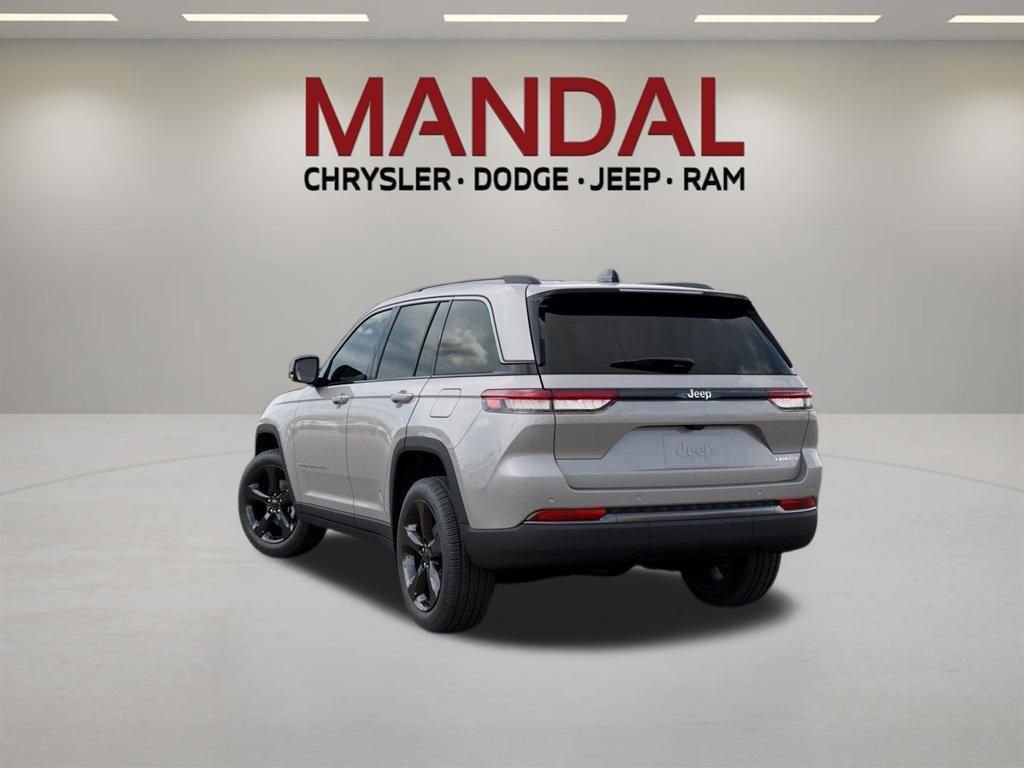 New 2026 Silver Zynith Exterior Paint Jeep Limited image 3