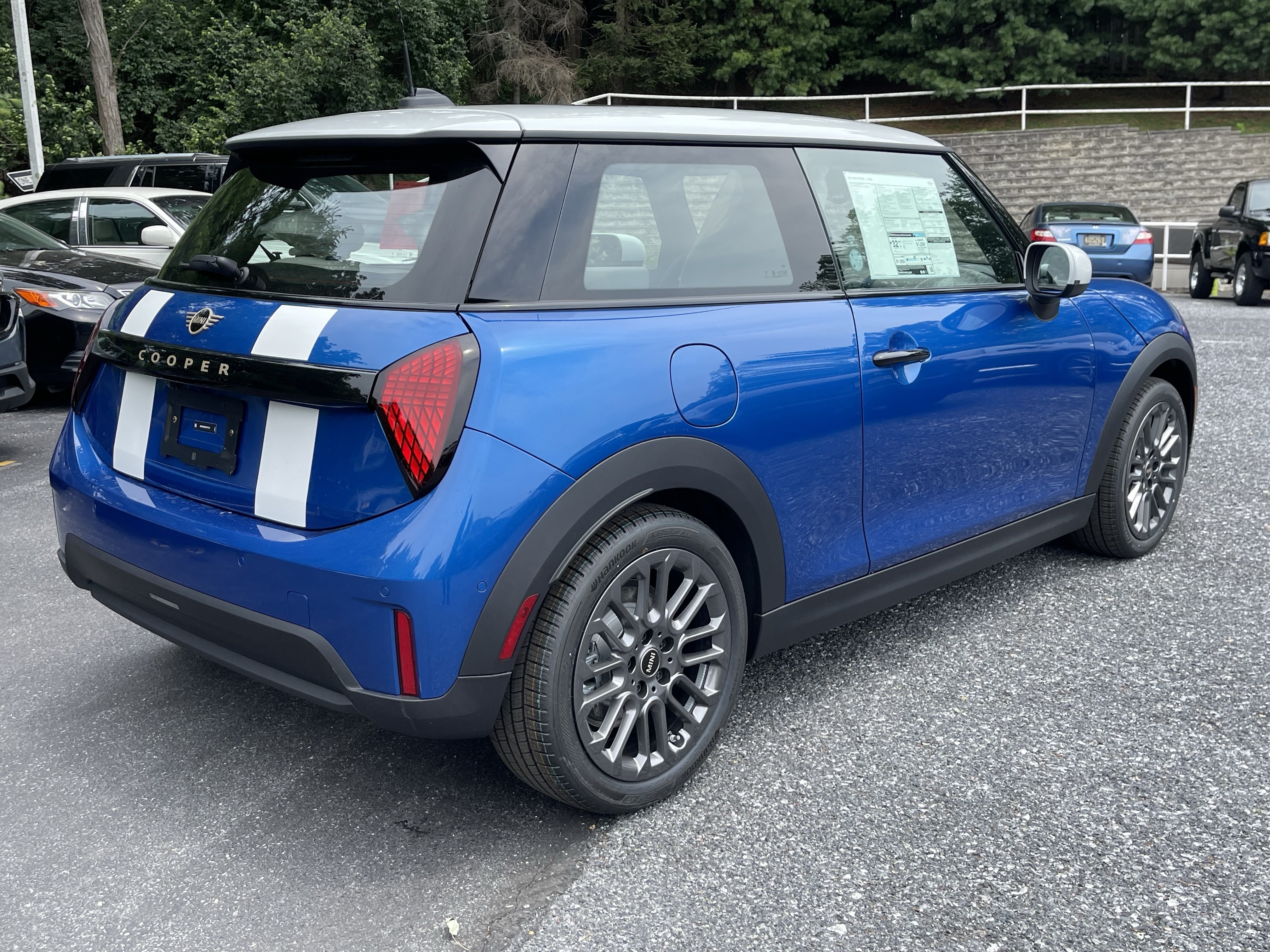 New 2026 Icy Sunshine Blue Metallic MINI Signature Plus image 4