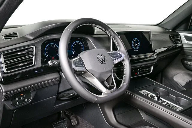 New 2026 Deep Black Pearl Volkswagen 2.0T SE image 6