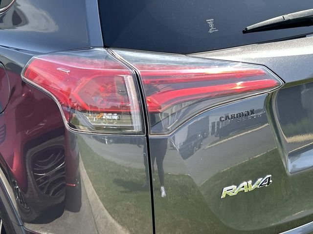 Certified Used 2018 Gray Toyota XLE image 9