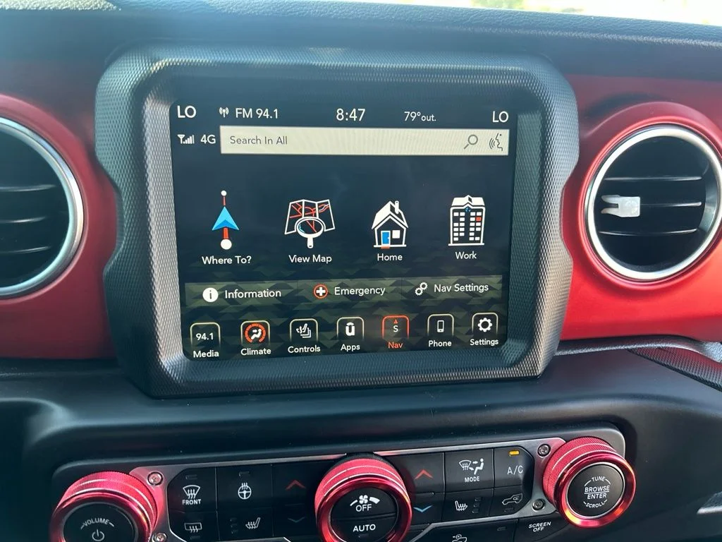 Used 2022 Crystal Metallic Jeep Rubicon image 15
