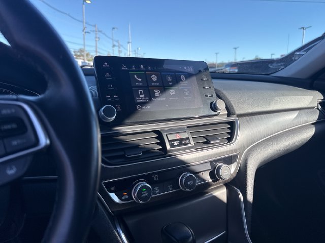 Used 2022 Silver Honda EX-L image 18