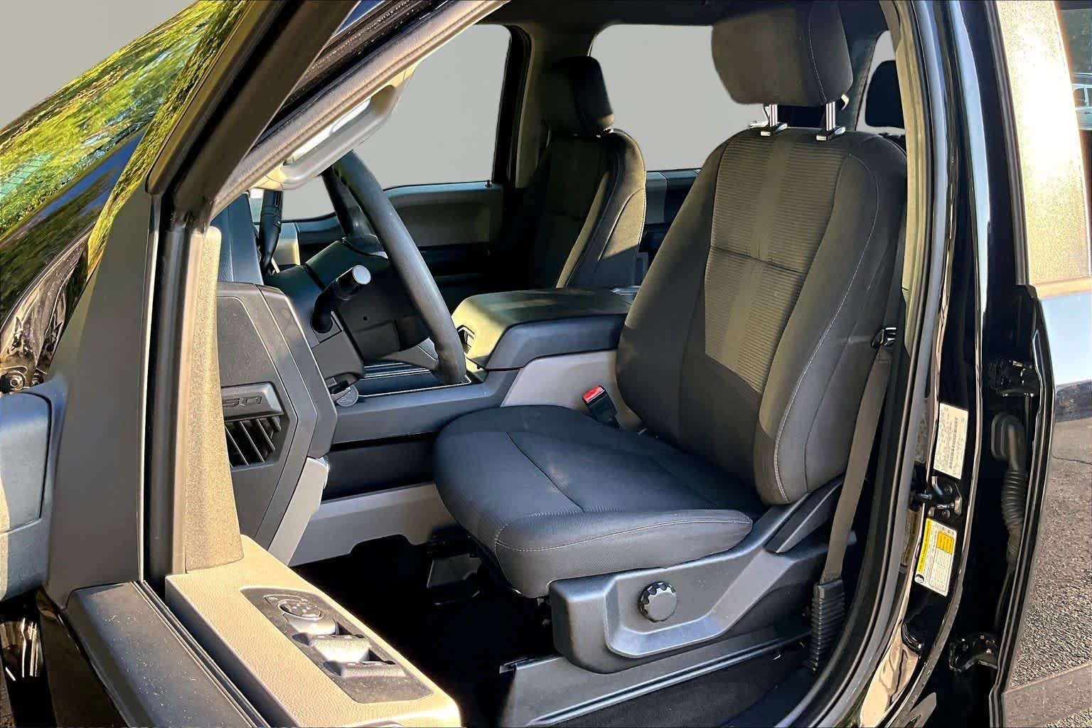 Used 2019 Agate Black Ford XL image 7