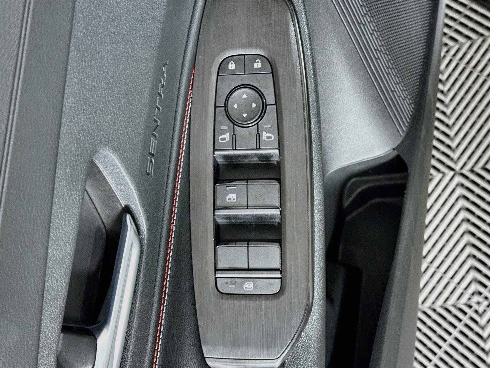 Used 2026 Aspen White Tricoat Nissan SR image 18