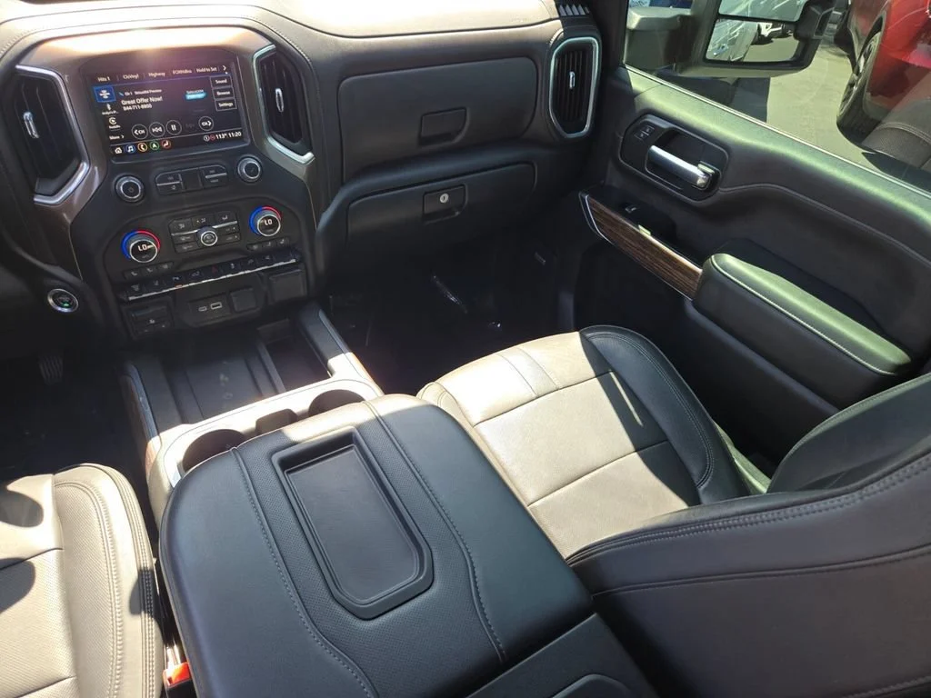Used 2022 Silver Ice Metallic Chevrolet High Country DRW image 14