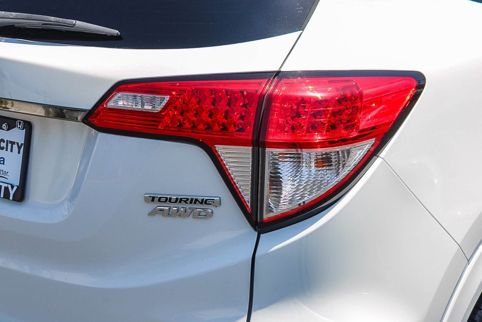 Used 2019 Platinum White Pearl Honda Touring image 9