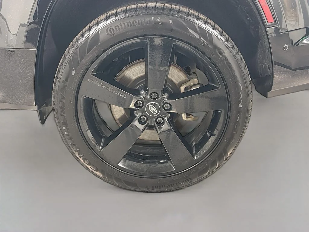 Certified Used 2024  Land Rover X-Dynamic SE image 35