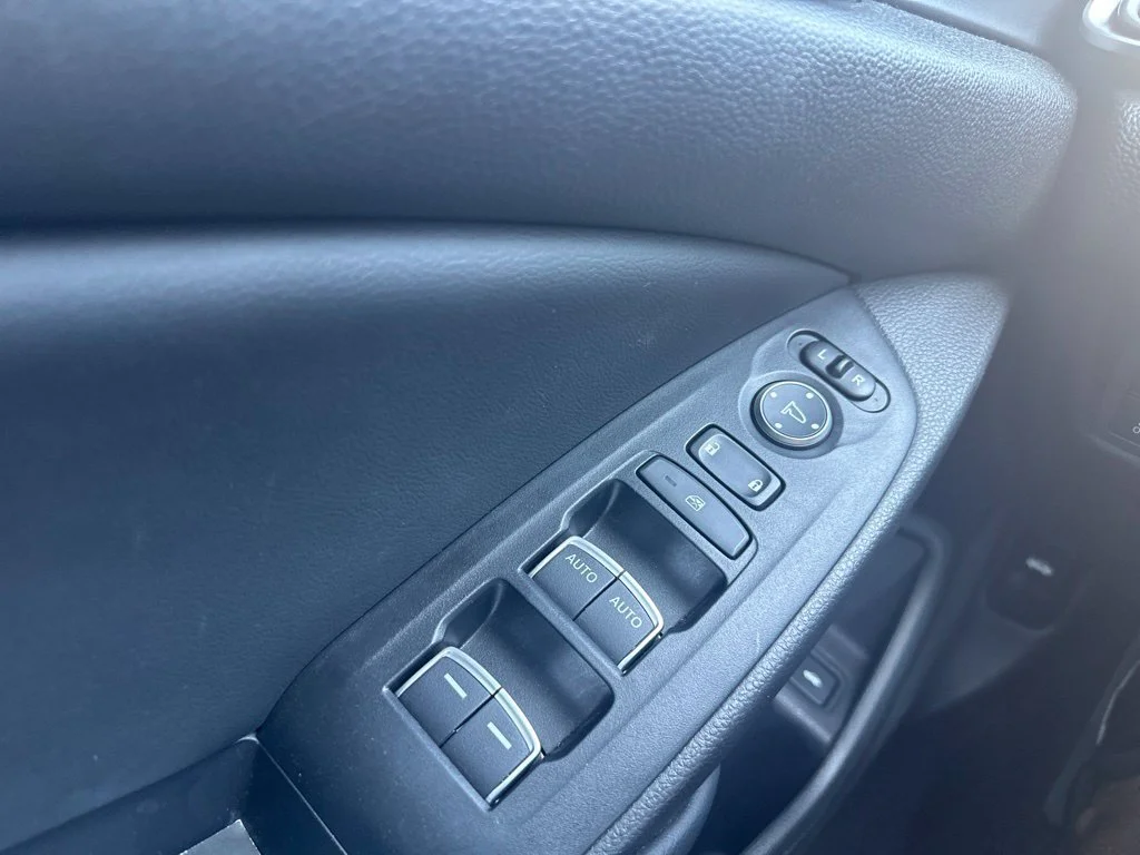 Used 2018 Black Honda LX image 18